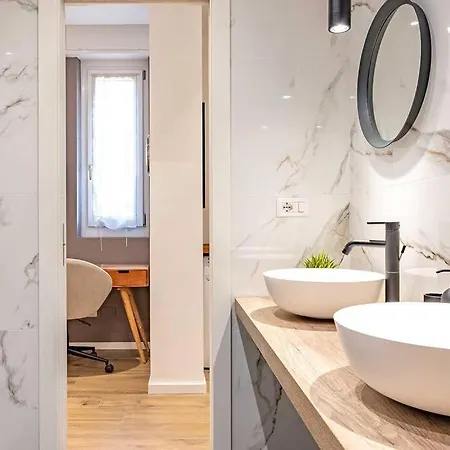 Guest Planet - Stylish Flat Bisceglie M1 ميلان