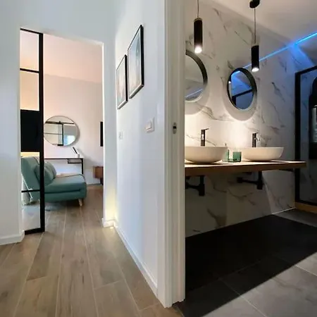 شقة Guest Planet - Stylish Flat Bisceglie M1 ميلان